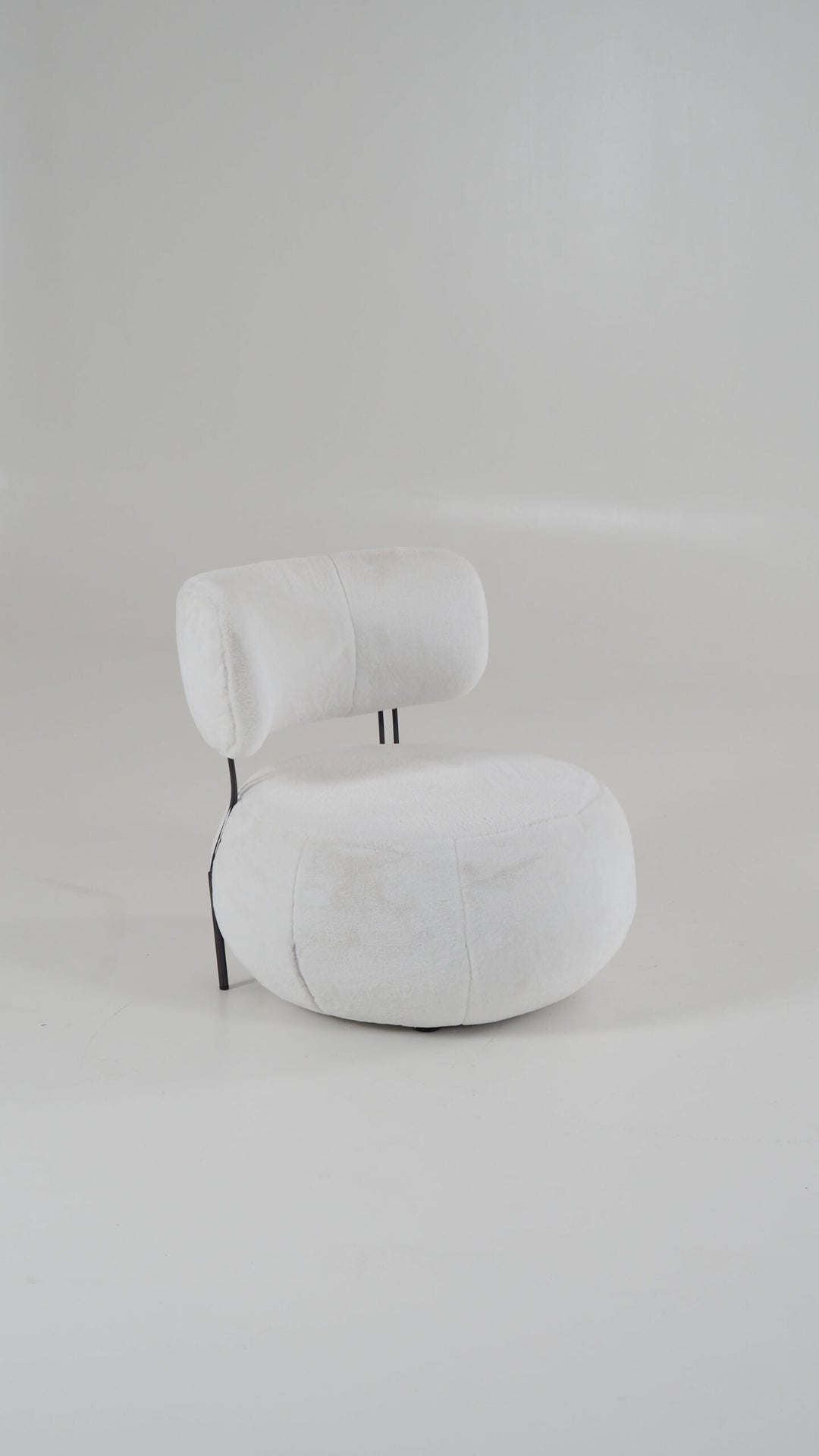 Rounded Dack Rest Chair